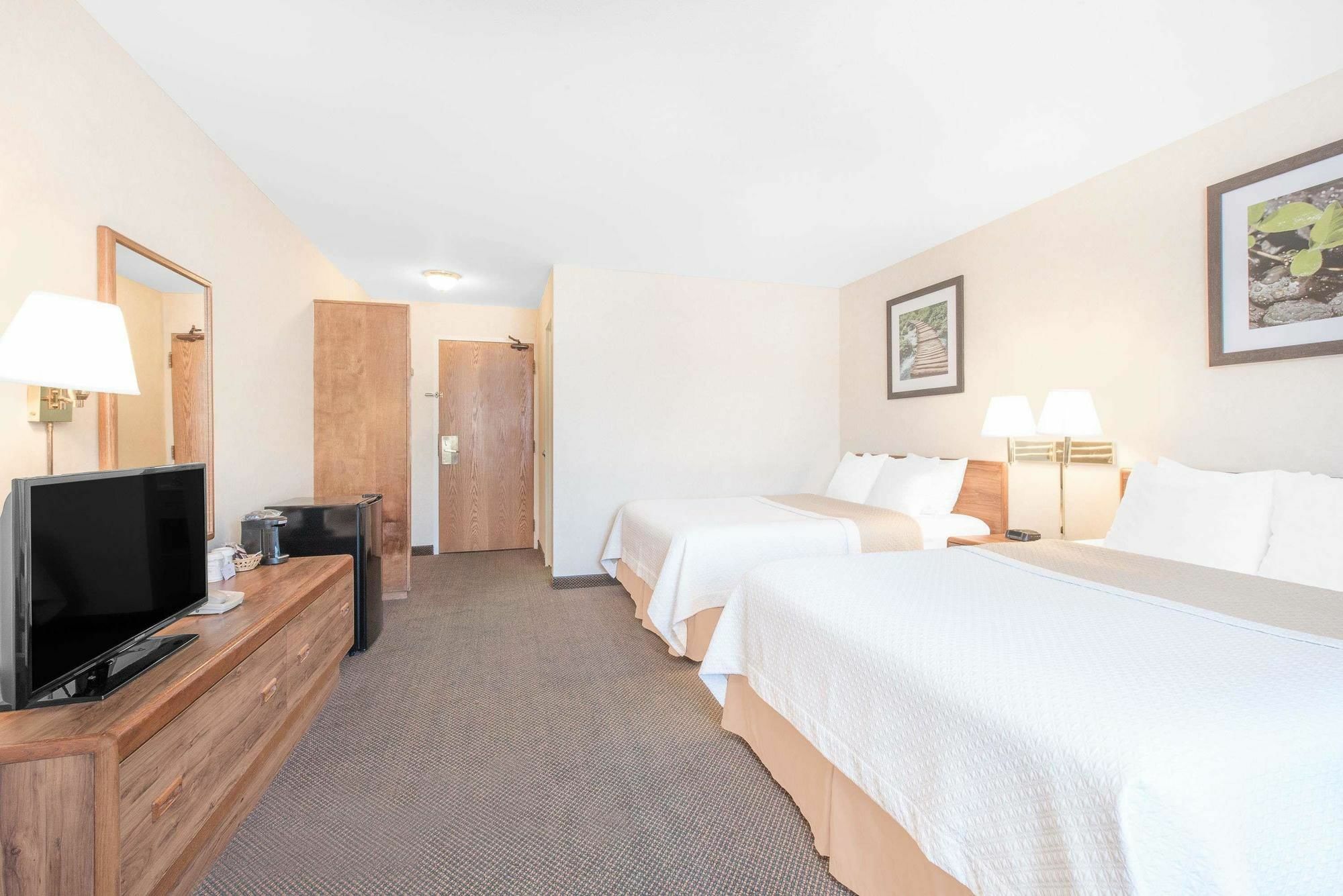 Days Inn By Wyndham West Rapid City Bagian luar foto